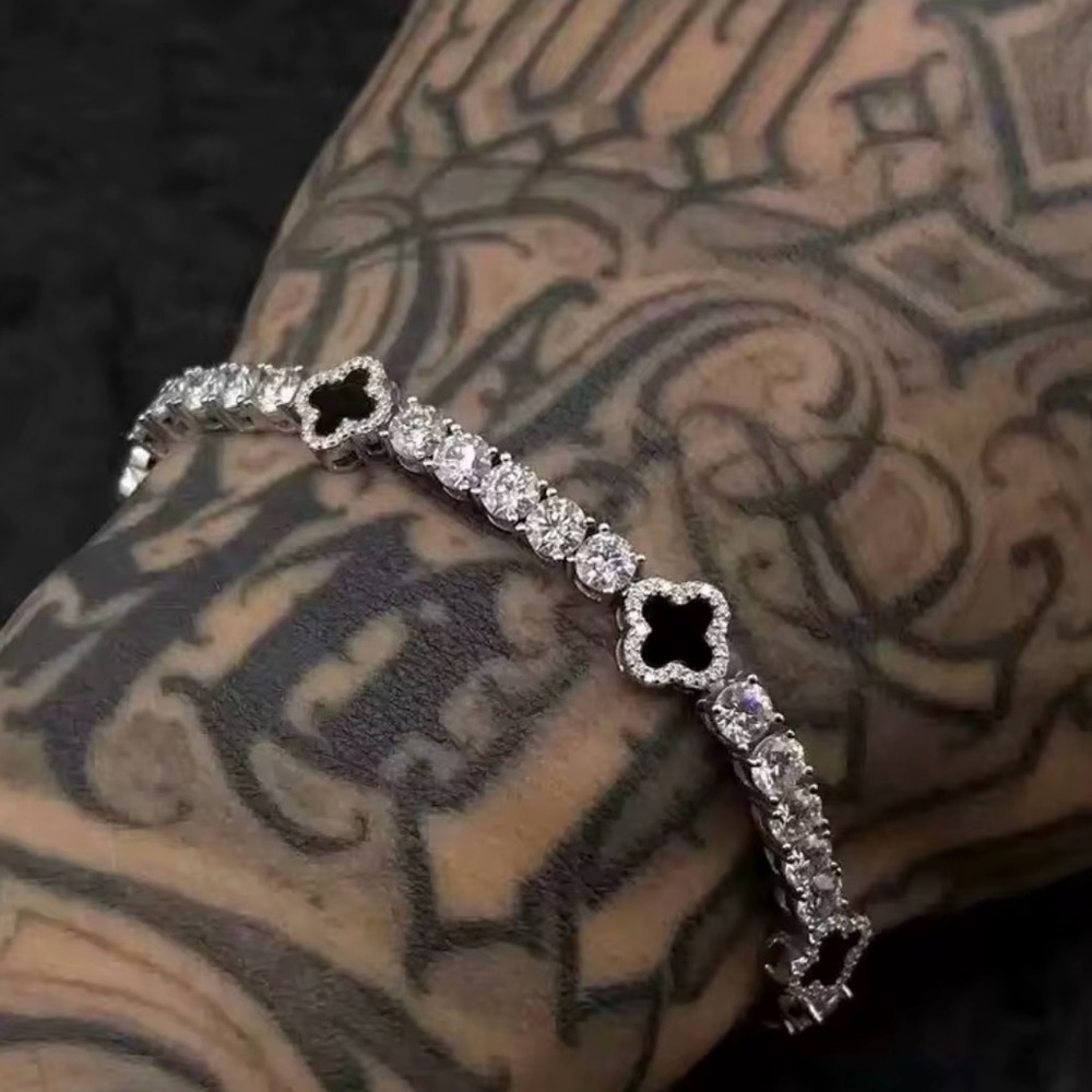 Black and silver clover bracelet 8inch - Picture 5 of 5
